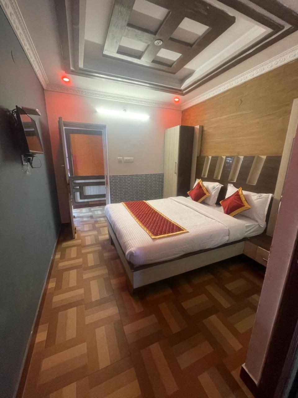 Ooty Vpr Residency Hotel Ngoại thất bức ảnh