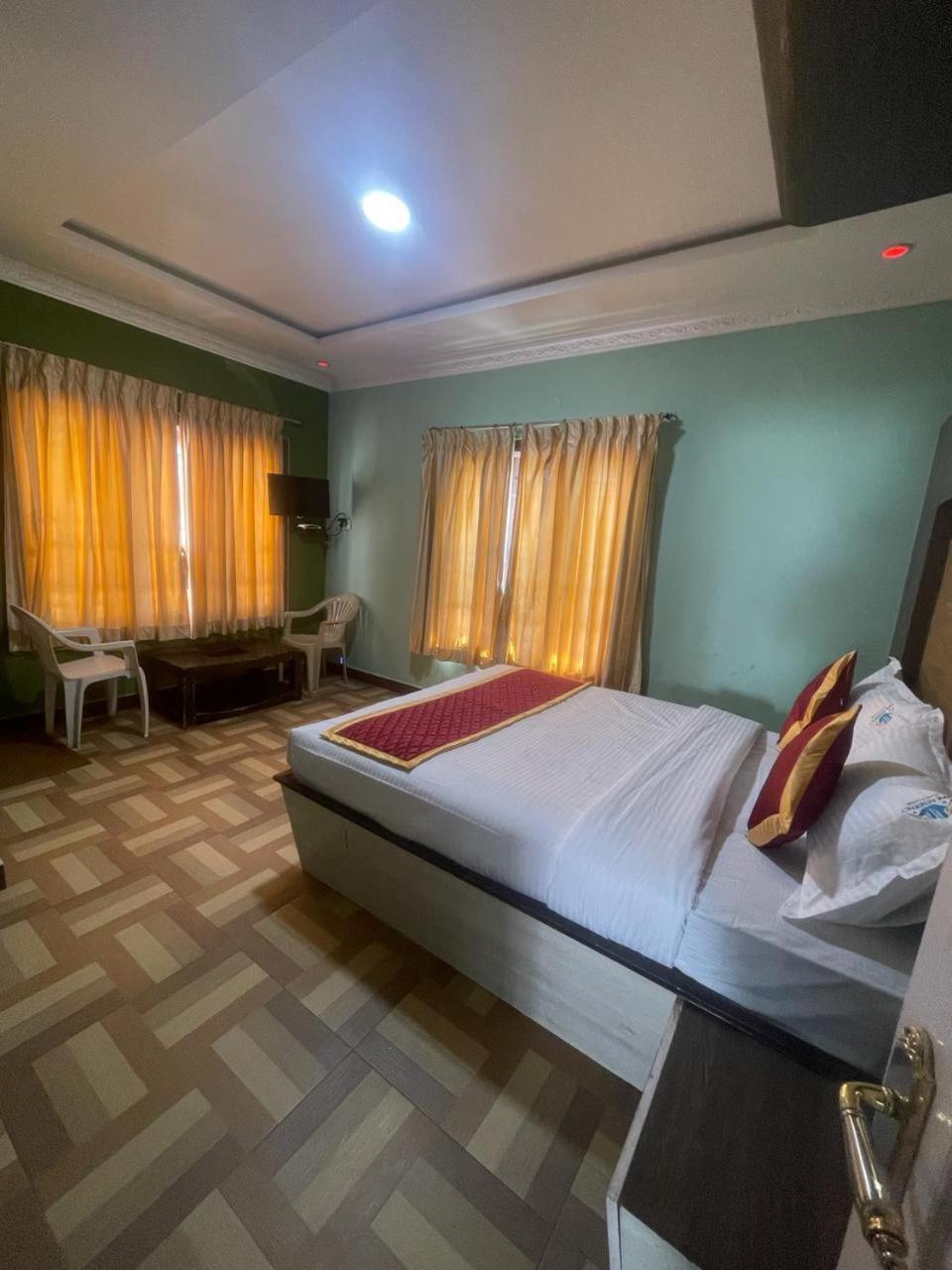 Ooty Vpr Residency Hotel Ngoại thất bức ảnh
